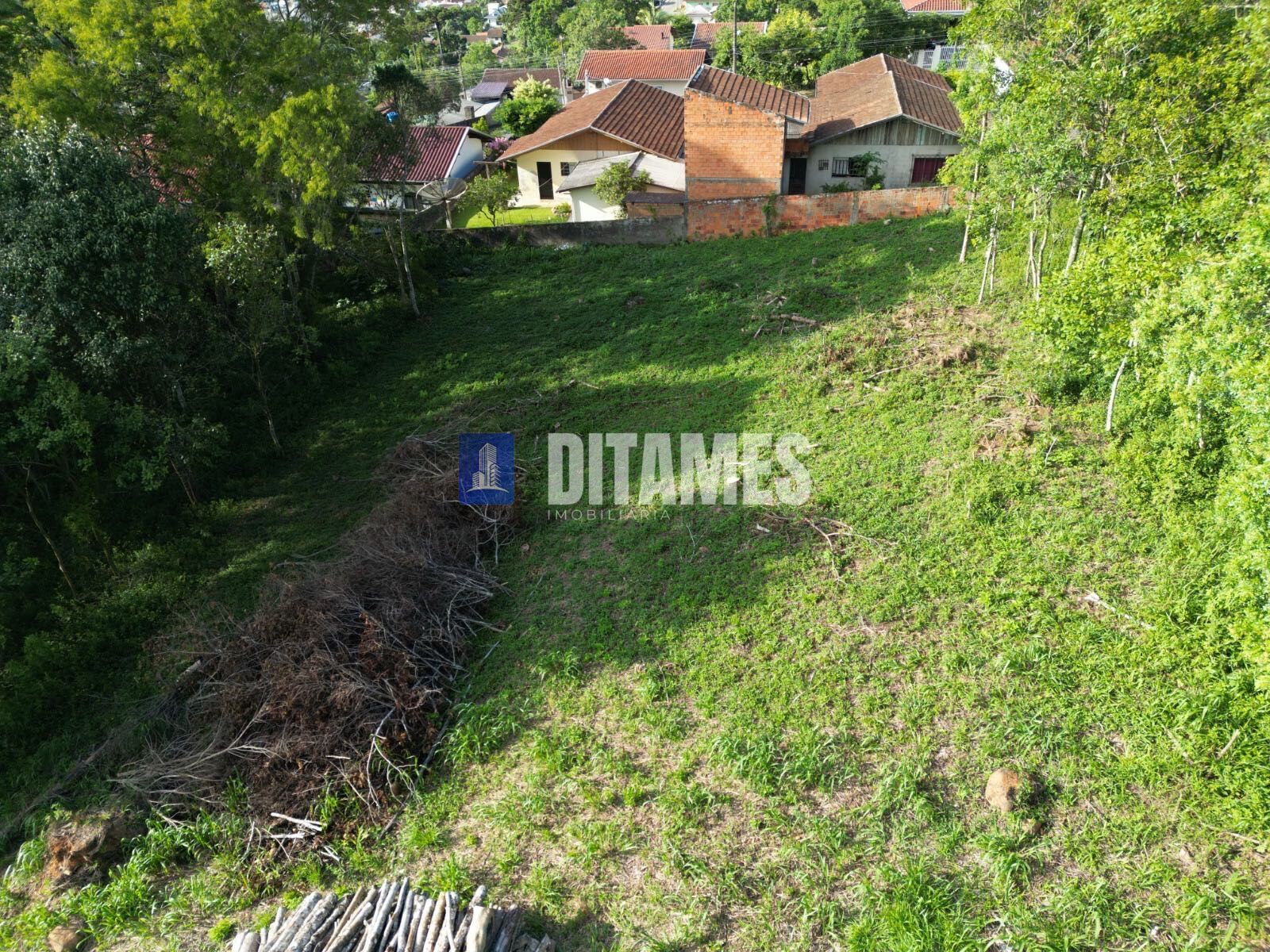 Terreno à venda no Bairro Laranjeiras – Excelente localização