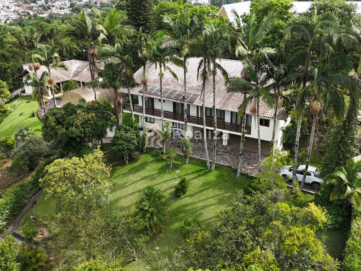Casa Alto Padrão à Venda ✨ 📍 Localização: Rua Araucária – Bairro Pamplona – Rio do Sul