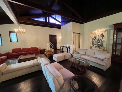 Casa Alto Padrão à Venda ✨ 📍 Localização: Rua Araucária – Bairro Pamplona – Rio do Sul - 3