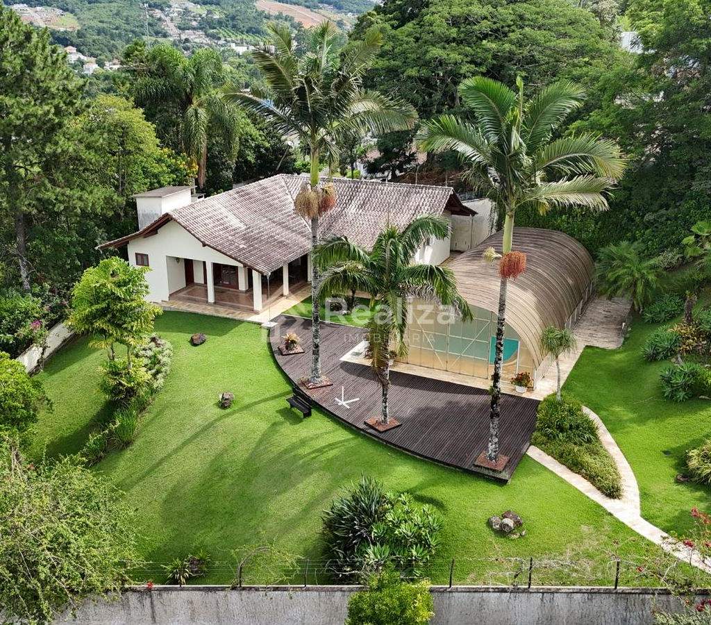 Casa Alto Padrão à Venda ✨ 📍 Localização: Rua Araucária – Bairro Pamplona – Rio do Sul - 19