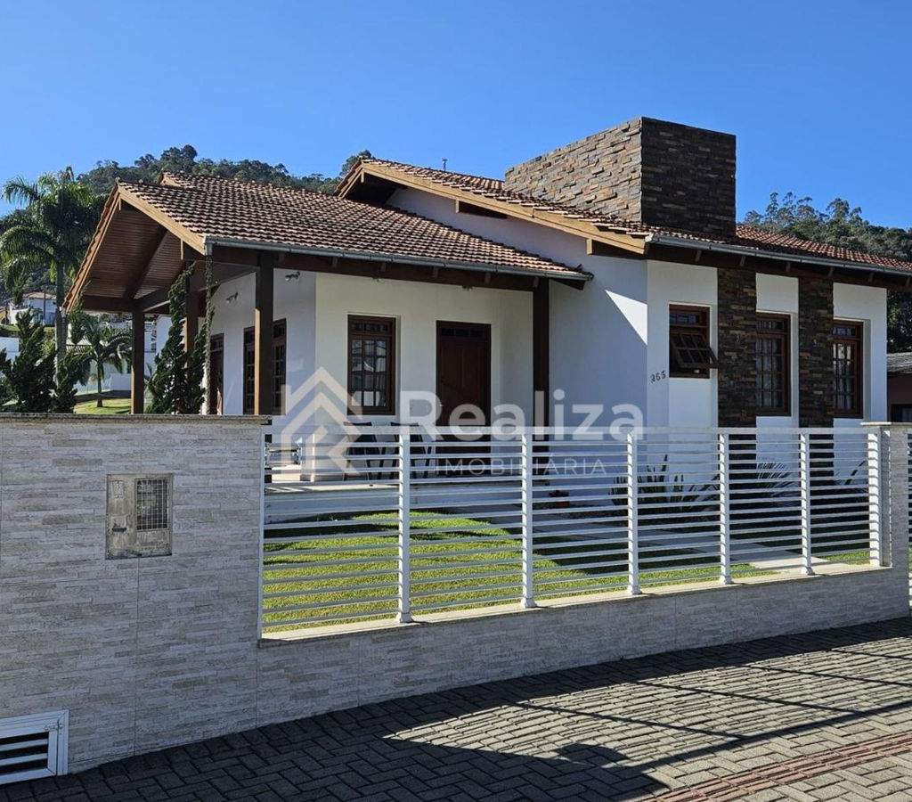 CASA À VENDA NO CENTRO DE ITUPORANGA-SC - 1
