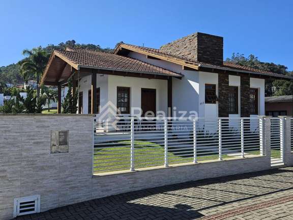 CASA À VENDA NO CENTRO DE ITUPORANGA-SC - 1