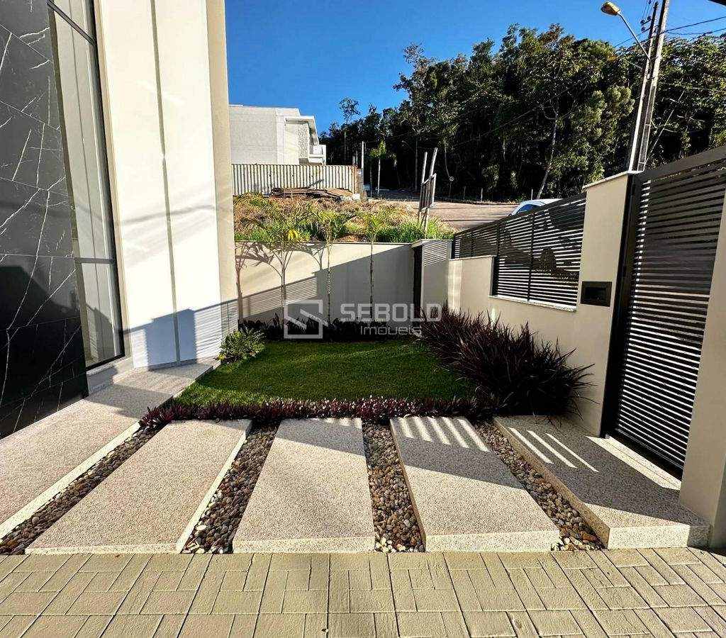 Casa de Alto Padrão no Bairro Fundo Canoas - Rio do Sul - 3