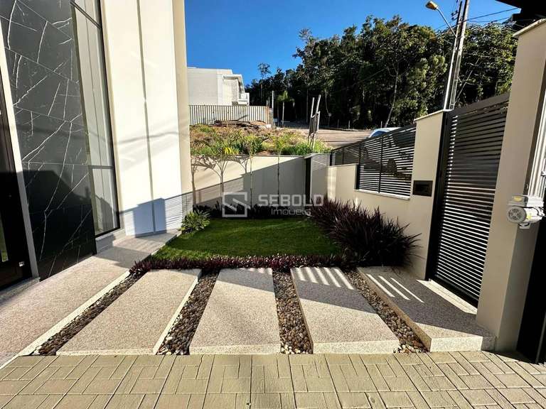 Casa de Alto Padrão no Bairro Fundo Canoas - Rio do Sul - 3