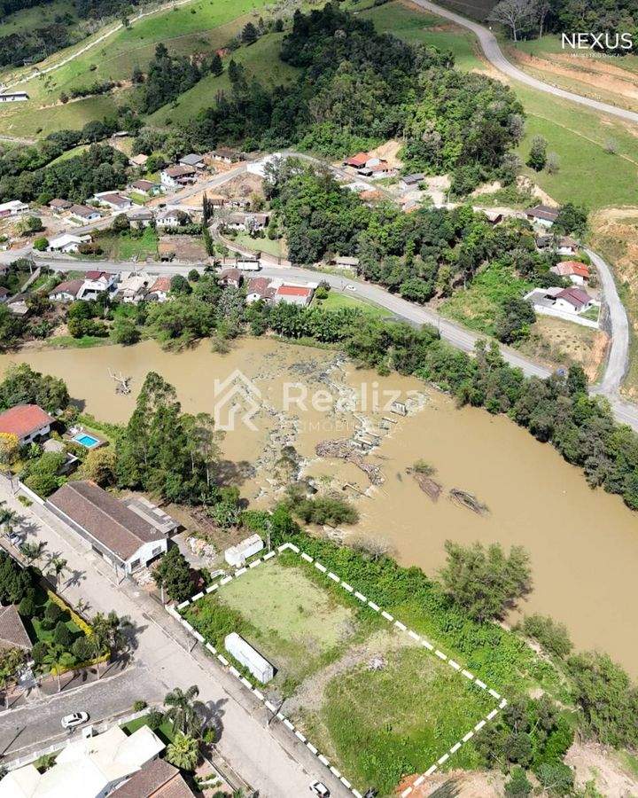 TERRENO À VENDA NO CENTRO DE ITUPORANGA - 2751 m² - 4